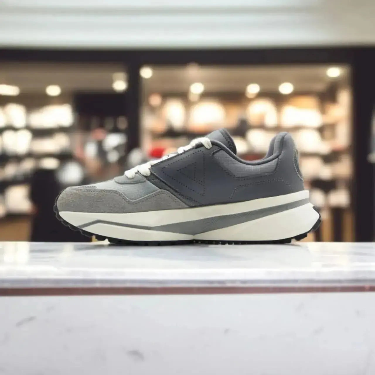 ET34387E-009D	CASUAL SHOES	MAGNETIC GRAY 213.PEAK