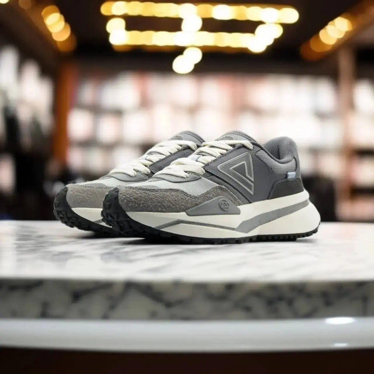 ET34387E-009D	CASUAL SHOES	MAGNETIC GRAY 213.PEAK