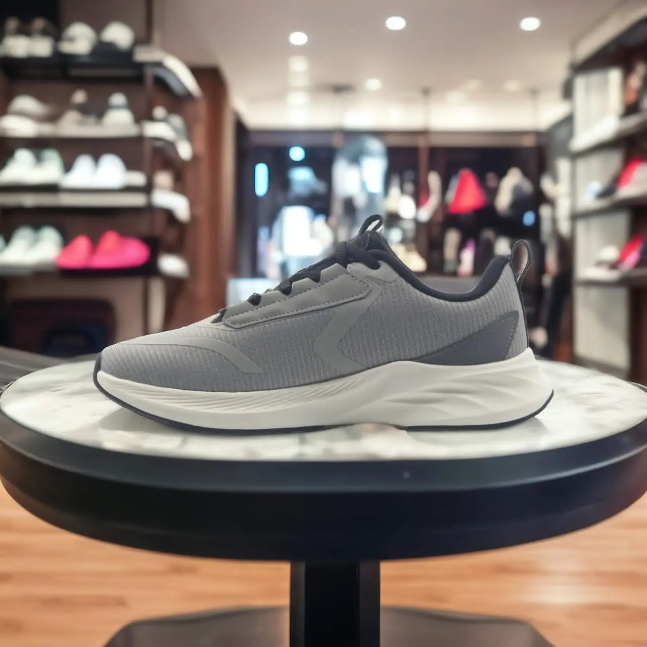 E234351H-0029	RUNNING SHOES	Sliver Gray - 213.PEAK