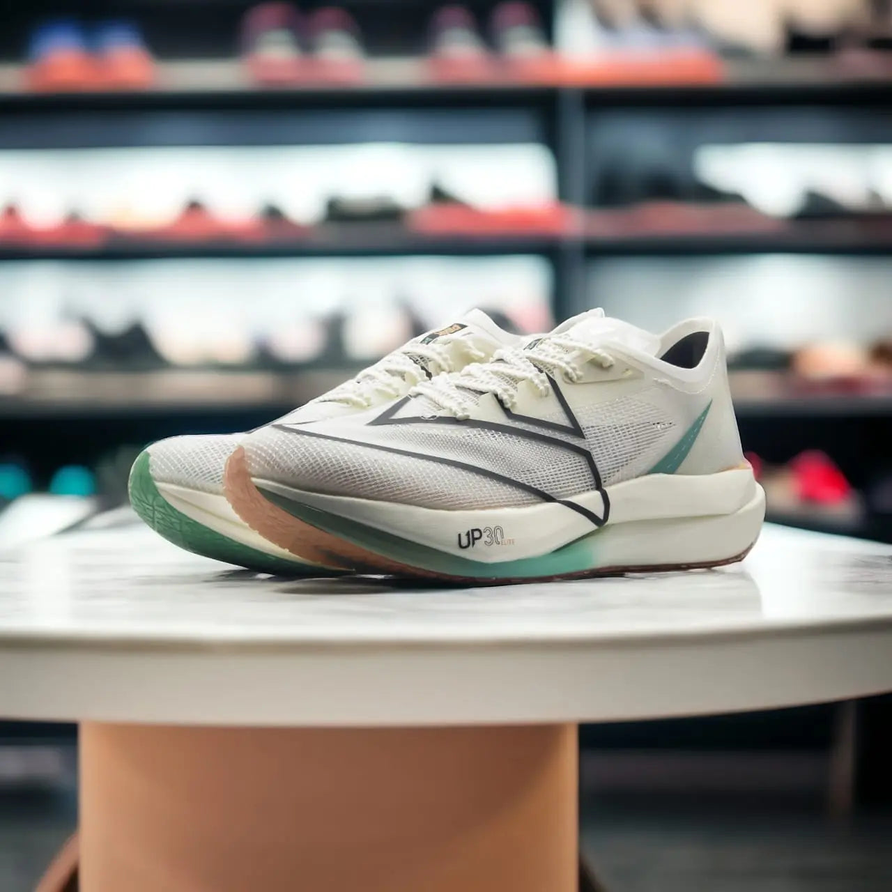 ET42837H-Z470	TAICHI UP30 3.0Eilte WHITE/GREEN	White/Green - 213.PEAK