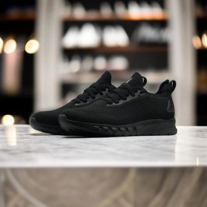 E29007H	Sports Shoes	 ALL BLACK - 213.PEAK