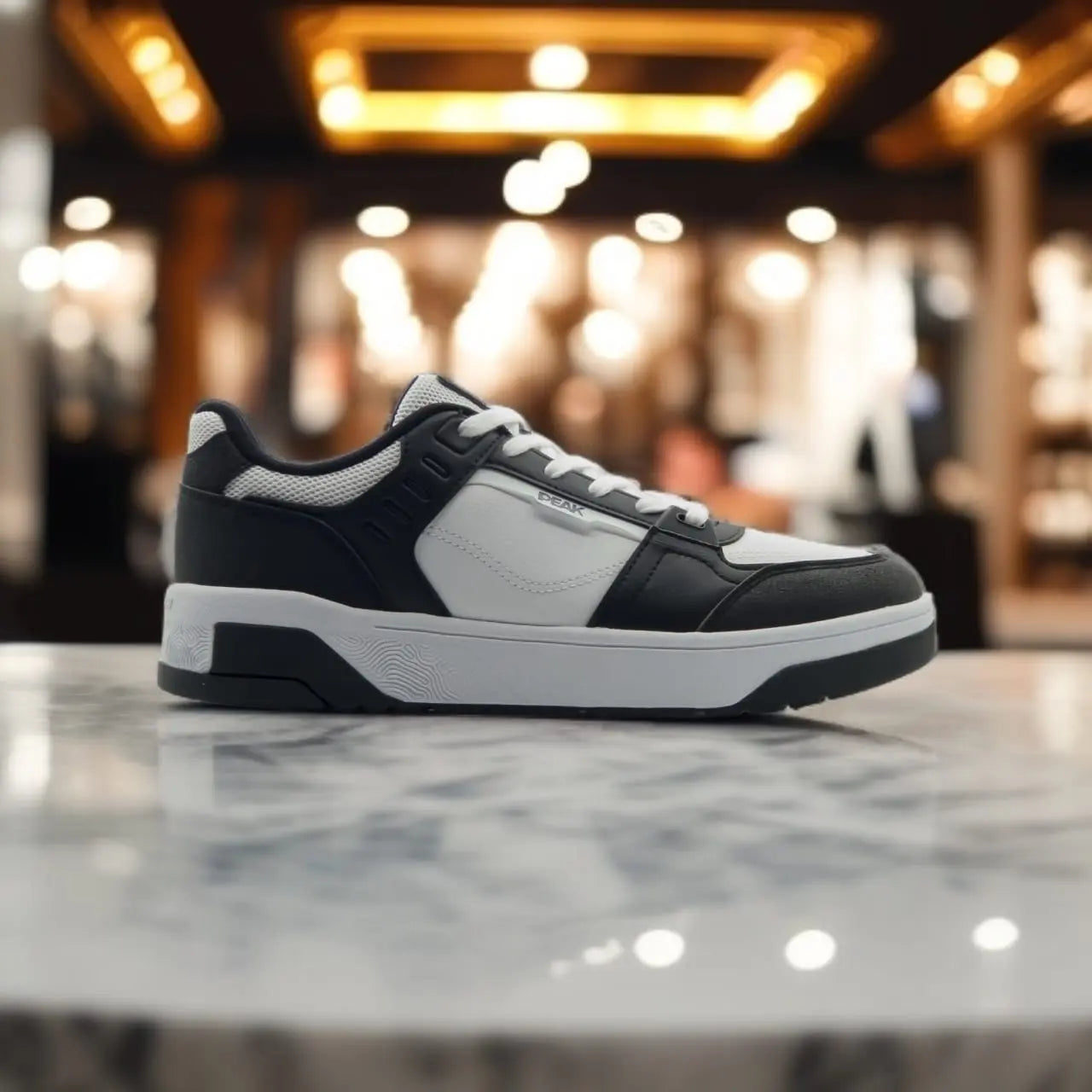 ET41397B-1020	FASHION CULTURE SHOES	WHITE / BLACK - 213.PEAK